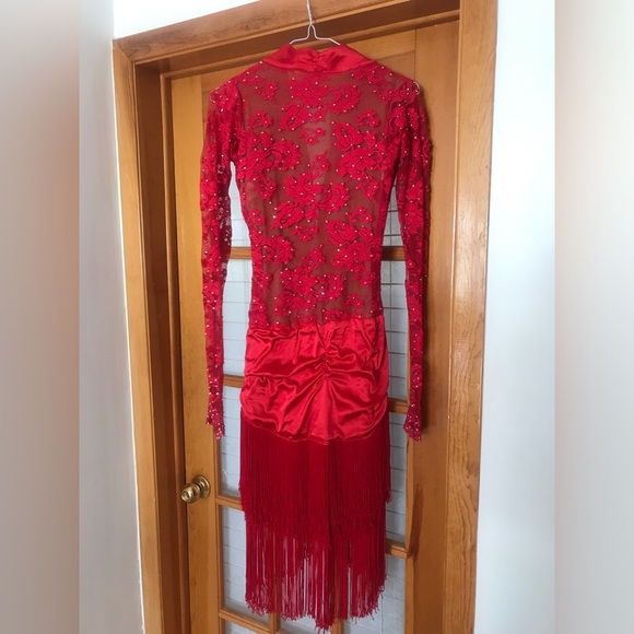 Red lace with rhinestones and cups and body built in snd fringes dance dress - Picture 3 of 3